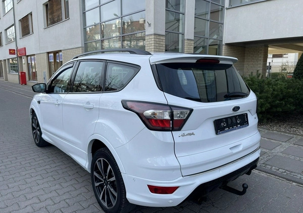 Ford Kuga cena 65900 przebieg: 213000, rok produkcji 2019 z Pilzno małe 631